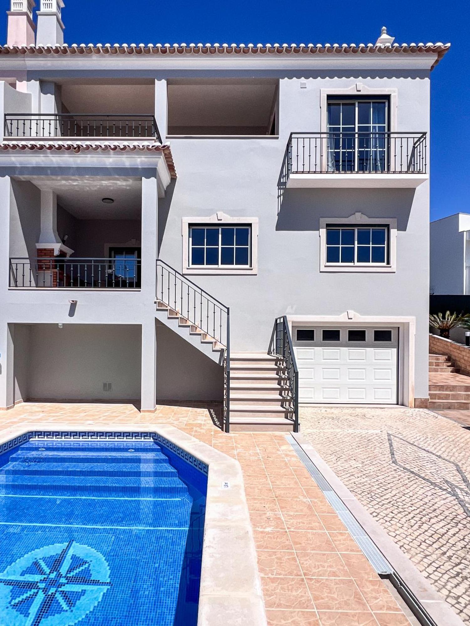 Villa Silver Globe *